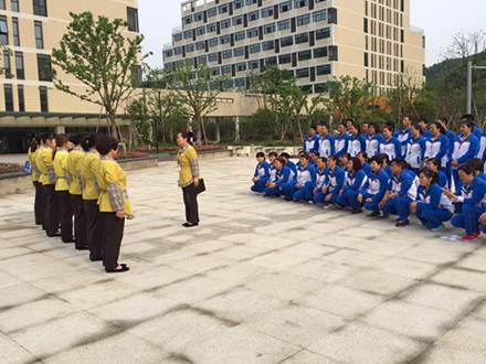 公司在建峰企管学院培训